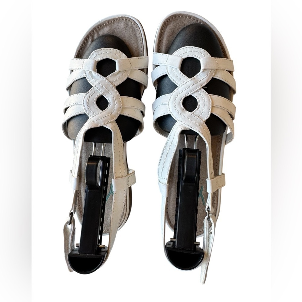 Yuu Women's Strappy Sandals